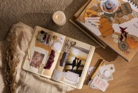 scrapbook-with-assortment-home-decorations © FreePik